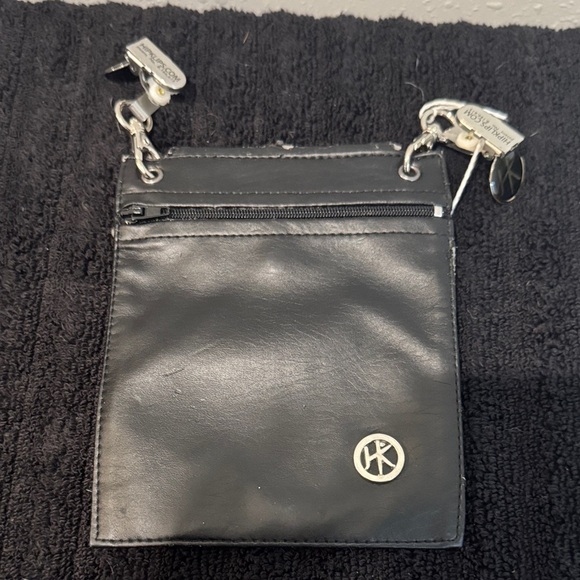 Black Leather Lady Rider Pouch - Picture 2 of 4